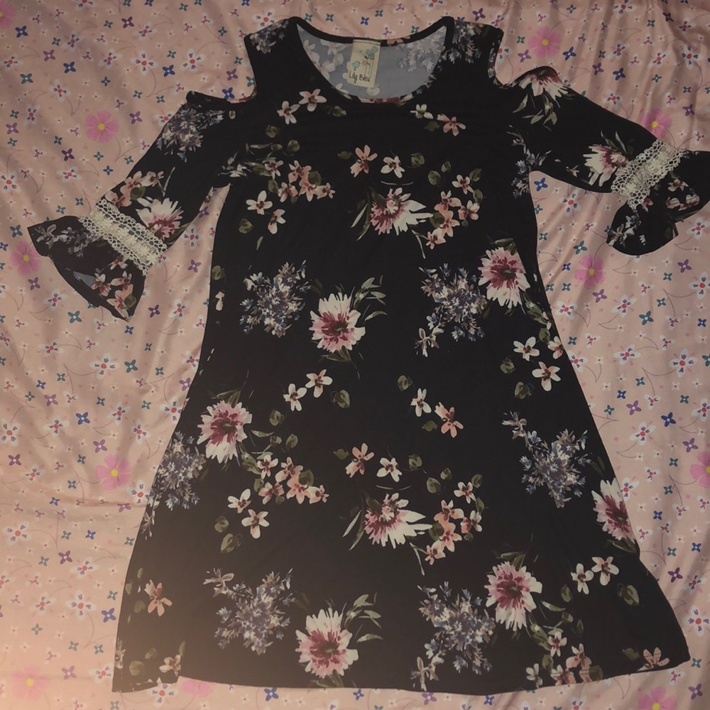 Open shoulder Flower dress